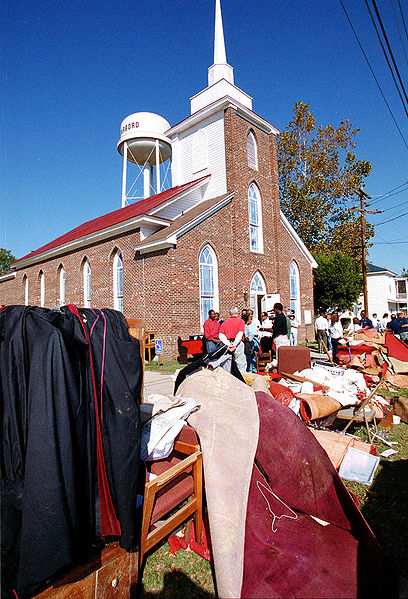 408px-FEMA_-_137_-_Photograph_by_Dave_Gatley_taken_on_11-07-1999_in_North_Carolina