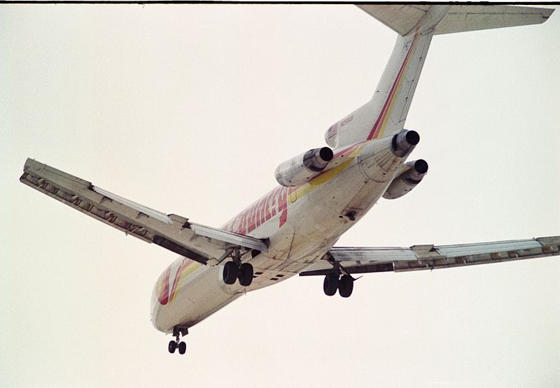 Boeing_727-251_Adv_N293US_(cn_21504_1319)_Sun_Country_Airlines._(5888778126)
