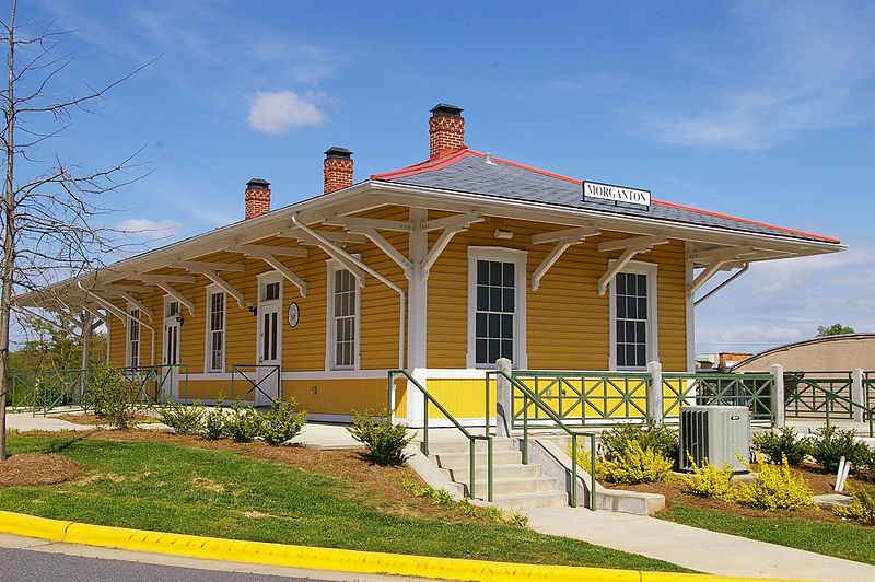 Train_Depot,_Morganton,_North_Carolina_(2008)